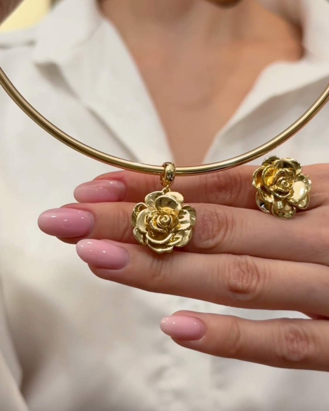 video of the rose choker by Camóre